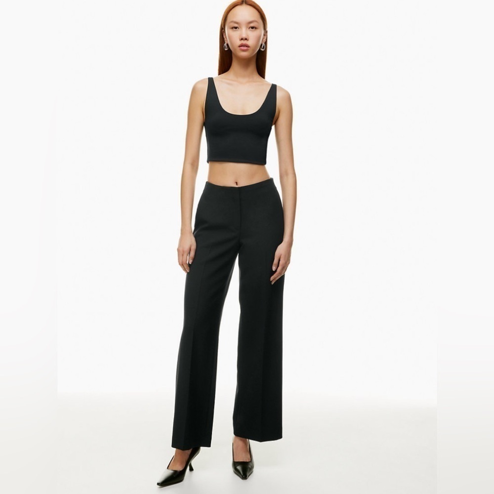 Aritzia Babaton Contour Scoopneck Tank